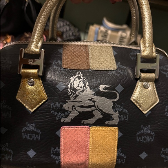 Vintage 🩷limited edition 🩷 MCM Visetos Princess Lion Boston Bag - Picture 6 of 10